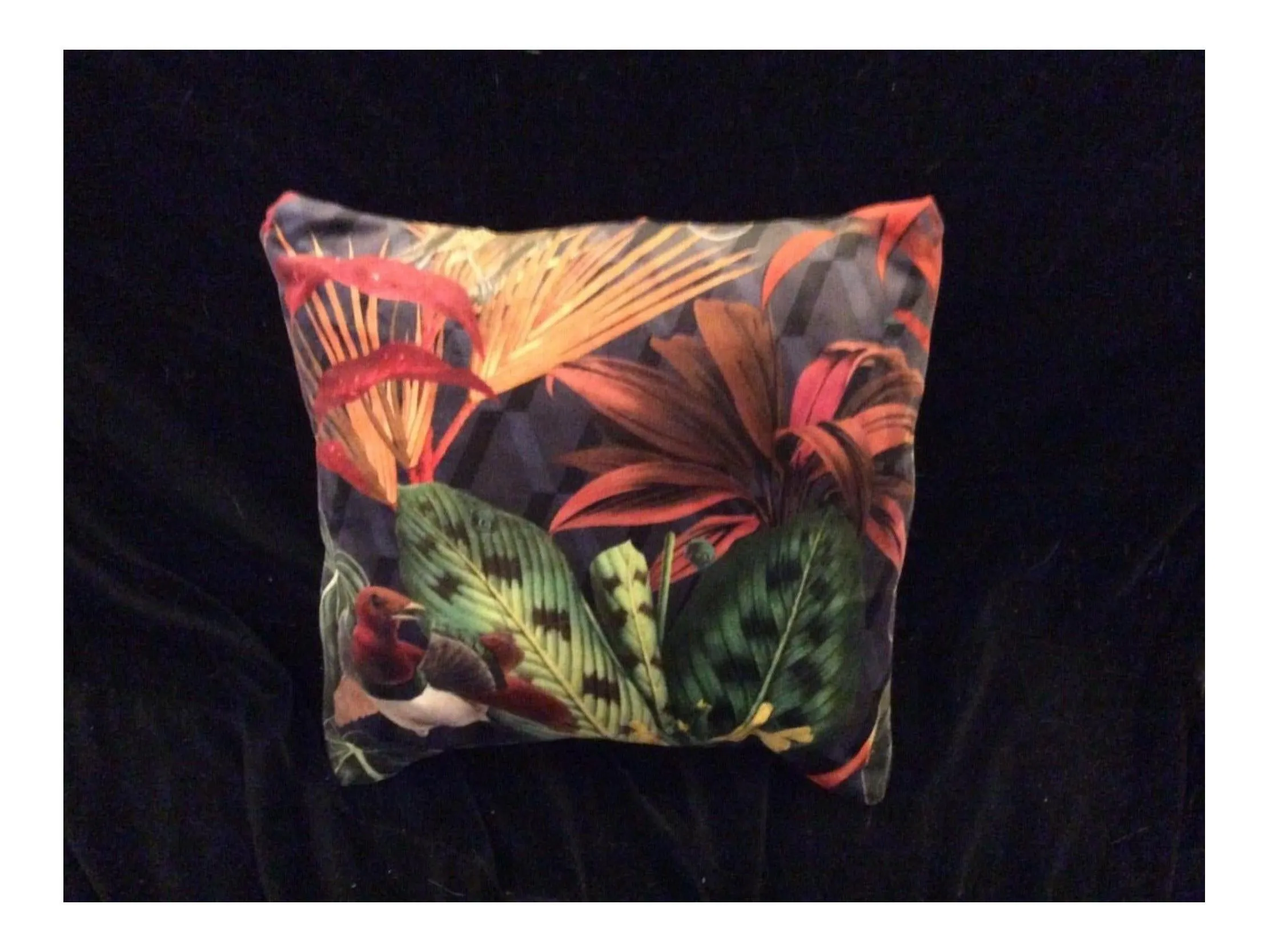 TROPICAL DREAM Pattern Upholstery / Furnishing  velvet - 140  cms - 330 gsm